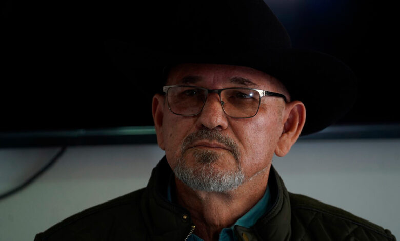 Homicidio de Hipólito Mora, resabio del narcoestado de Calderón: AMLO