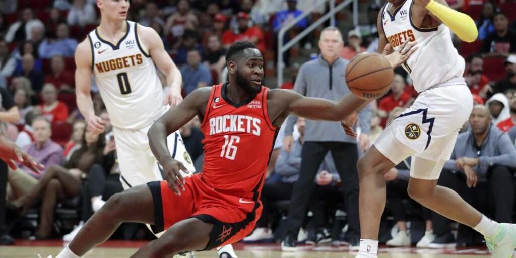 Houston manda a Garuba a Atlanta