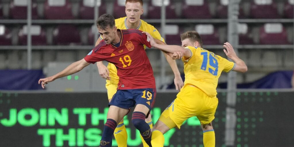 La Rojita se mide a Ucrania con un billete para la final en juego