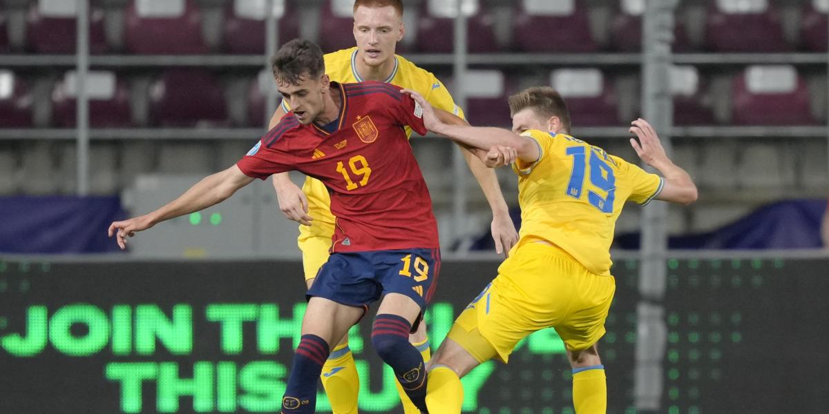 La Rojita se mide a Ucrania con un billete para la final en juego