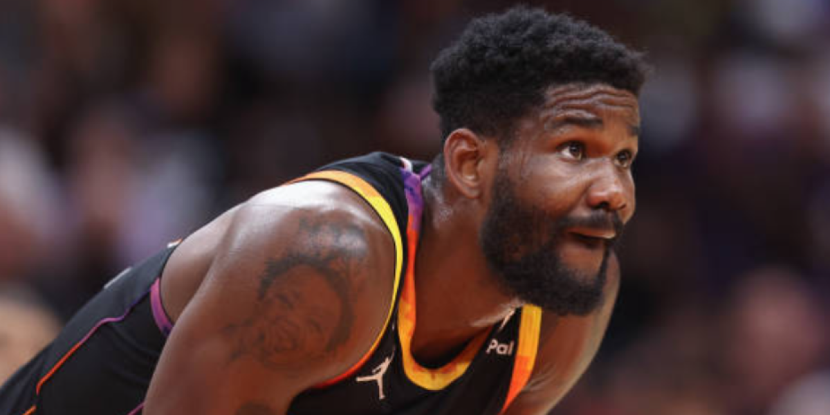 La frustración de Ayton: "Siento que el mundo entero me odia"