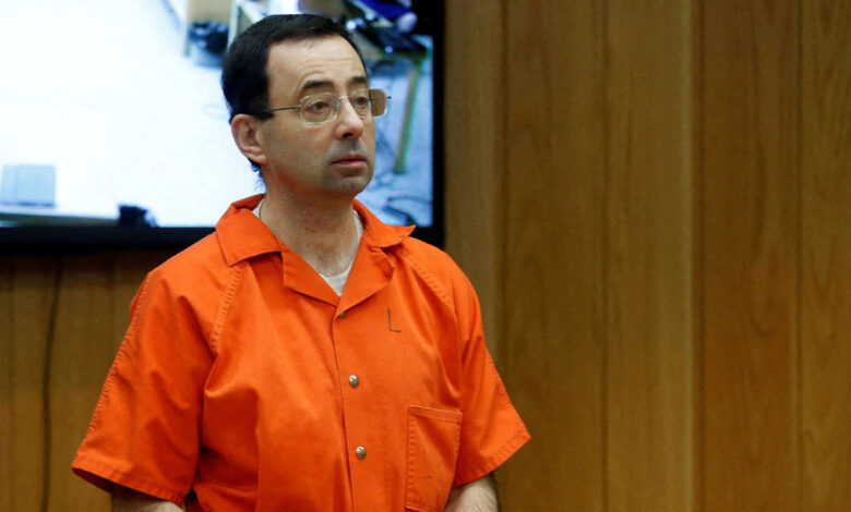 Larry Nassar, condenado por abuso sexual, apuñalado en prisión