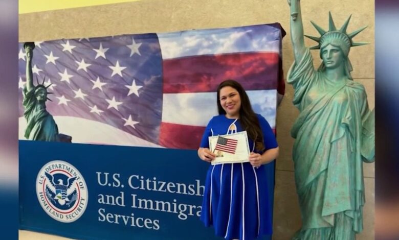 Líder de inmigración se convierte en ciudadana de Estados Unidos