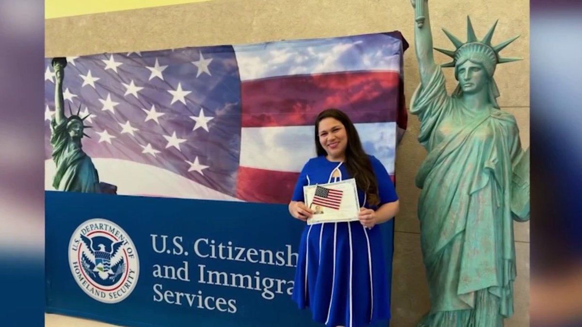 Líder de inmigración se convierte en ciudadana de Estados Unidos