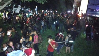 Localizan a 206 migrantes abandonados en tráiler y obligados a ingerir sustancias