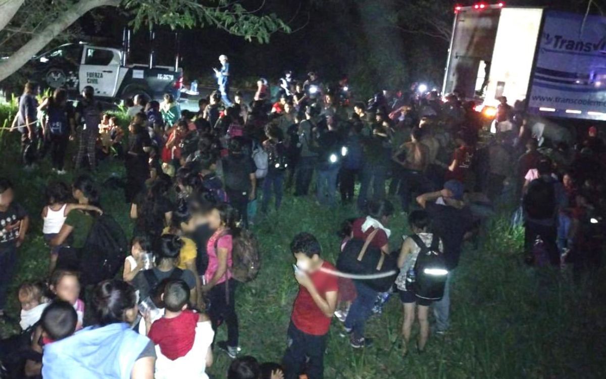 Localizan a 206 migrantes abandonados en tráiler y obligados a ingerir sustancias