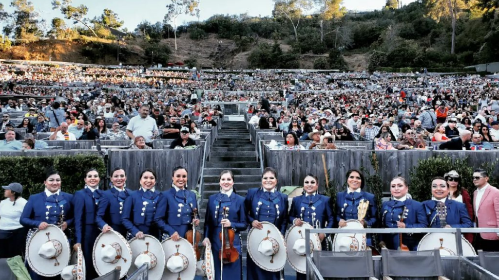 Mariachi femenino de Los Ángeles usa la música para la justicia social