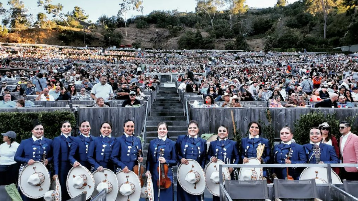 Mariachi femenino de Los Ángeles usa la música para la justicia social