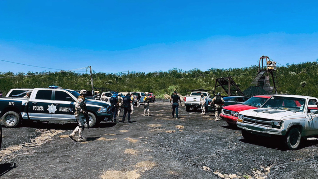 Mueren al menos dos personas en un pozo carbonero en el norte de México