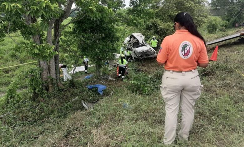 Mueren cinco migrantes en Tabasco tras accidente carretero