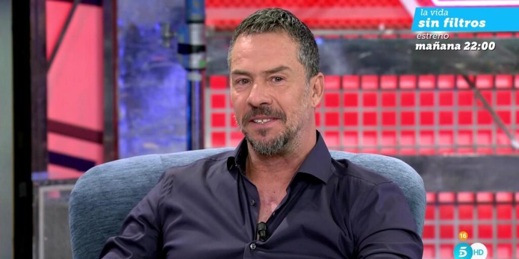 Nacho Palau se sincera como nunca antes sobre las adicciones de Miguel Bosé