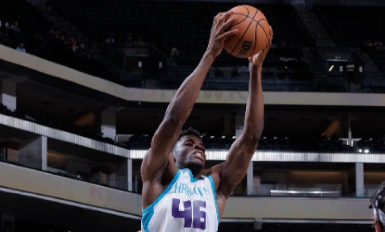 Nnaji deja una buena impresión en su debut con los Hornets en la Summer League