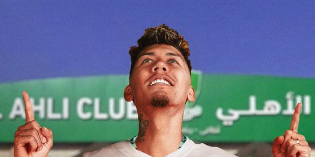 Oficial: Firmino, jugador del Al Ahli