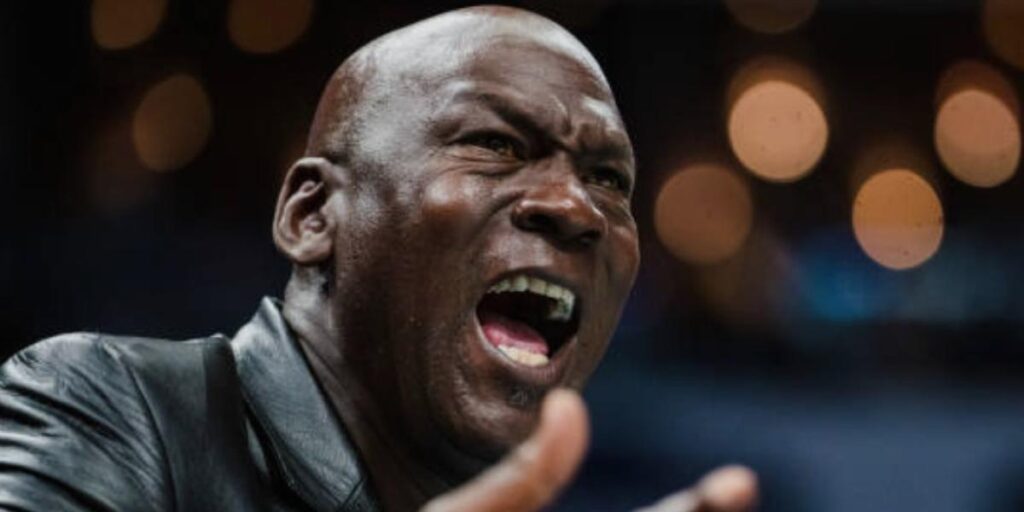 Oficial: Michael Jordan se quita casi de encima a sus Hornets tras años de disgustos