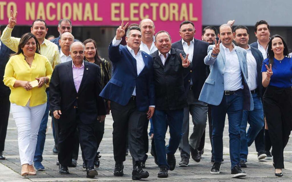 Oposición registra ante el INE el 'Frente Amplio por México'