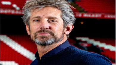 Permanece Edwin van der Sar en la Unidad de Cuidados Intensivos | Tuit