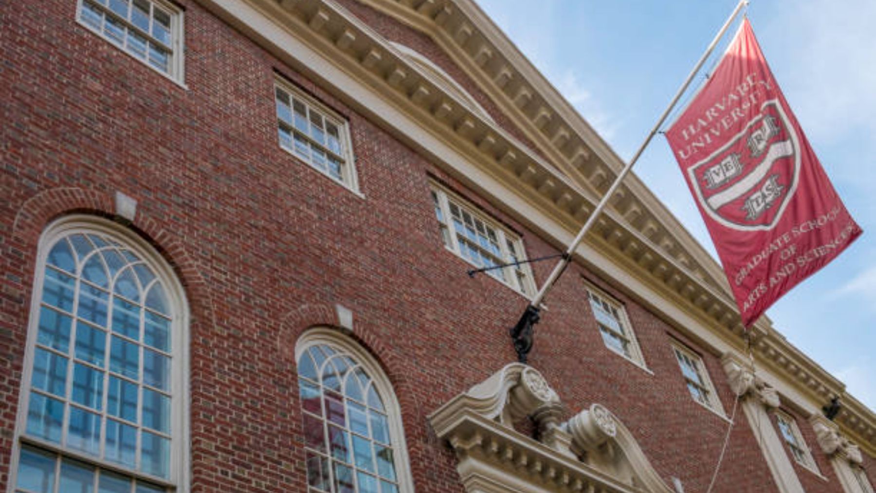 Puedes estudiar una carrera gratis en Harvard y muy poca gente lo sabe