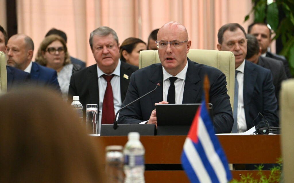 Rusia responde al COI: No quiere invitaciones para "renunciar a la patria"