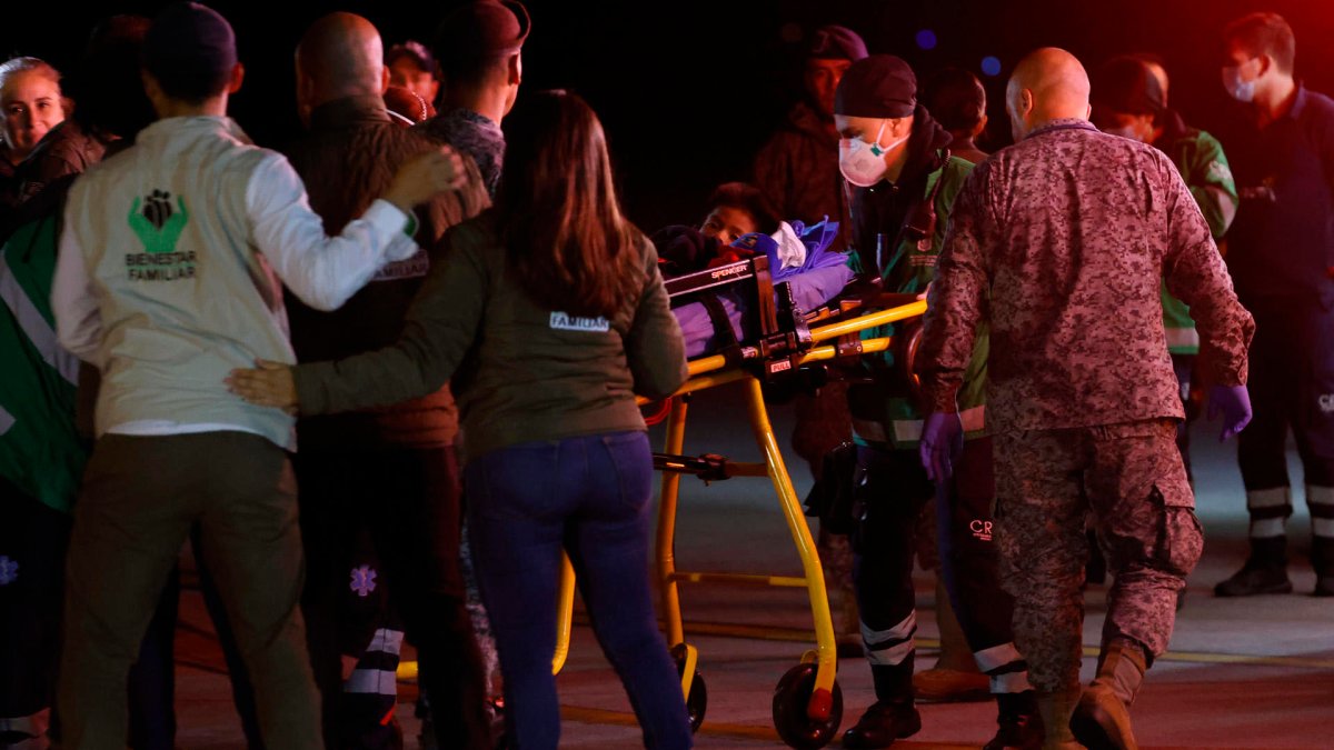 Salen del hospital los niños que estuvieron perdidos en la selva colombiana tras accidente aéreo