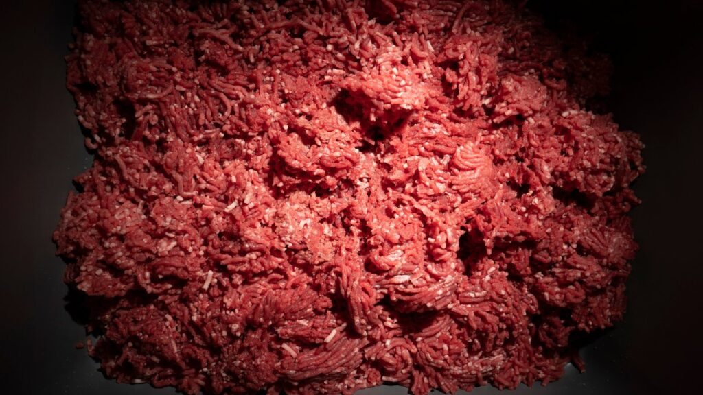 Salmonella en carne molida deja 16 heridos en estados como NY, NJ, y CT