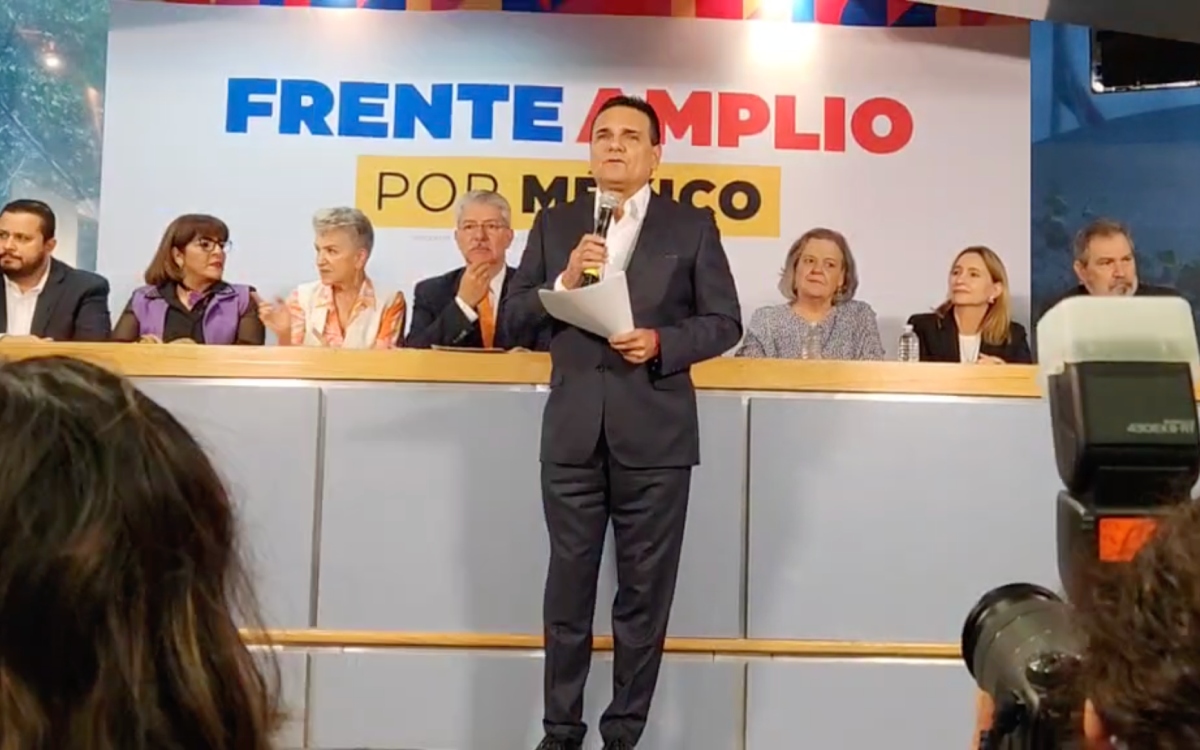 Silvano Aureoles se registra como aspirante de Va por México a pesar de inhabilitación