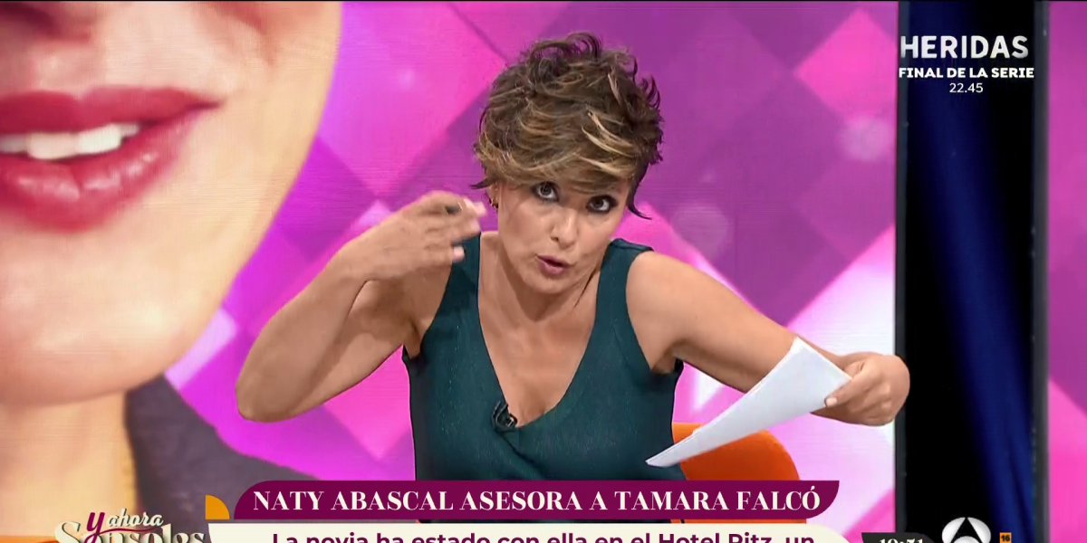 Sonsoles Ónega detiene en seco el programa por lo que ocurre en el plató: "Vamos a dejar la fiesta en paz"