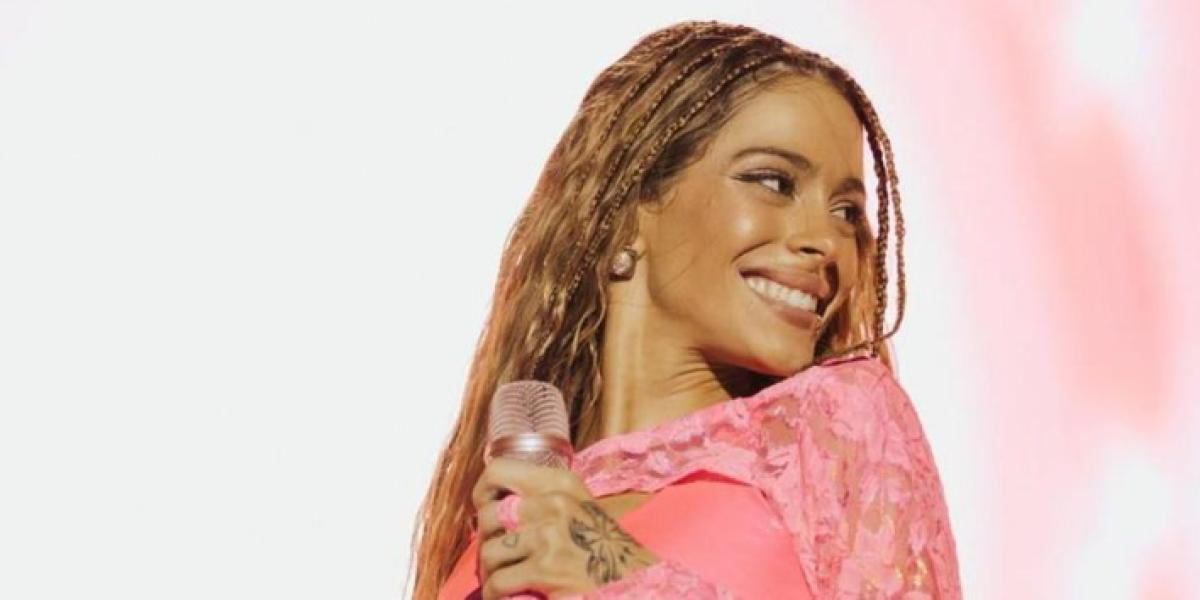 Tini preocupa por lo que le pasa sobre el escenario y Rodri De Paul sale en su apoyo