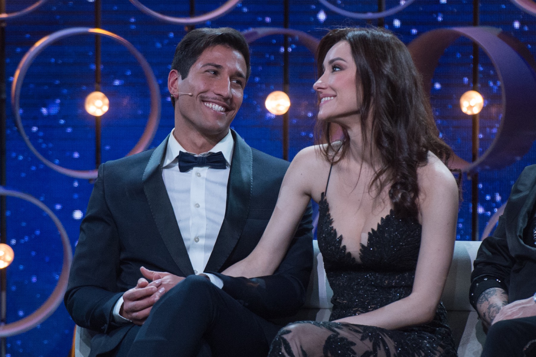 Adara Molinero y Gianmarco Onestini en 'El tiempo del descuento'/ Gtres