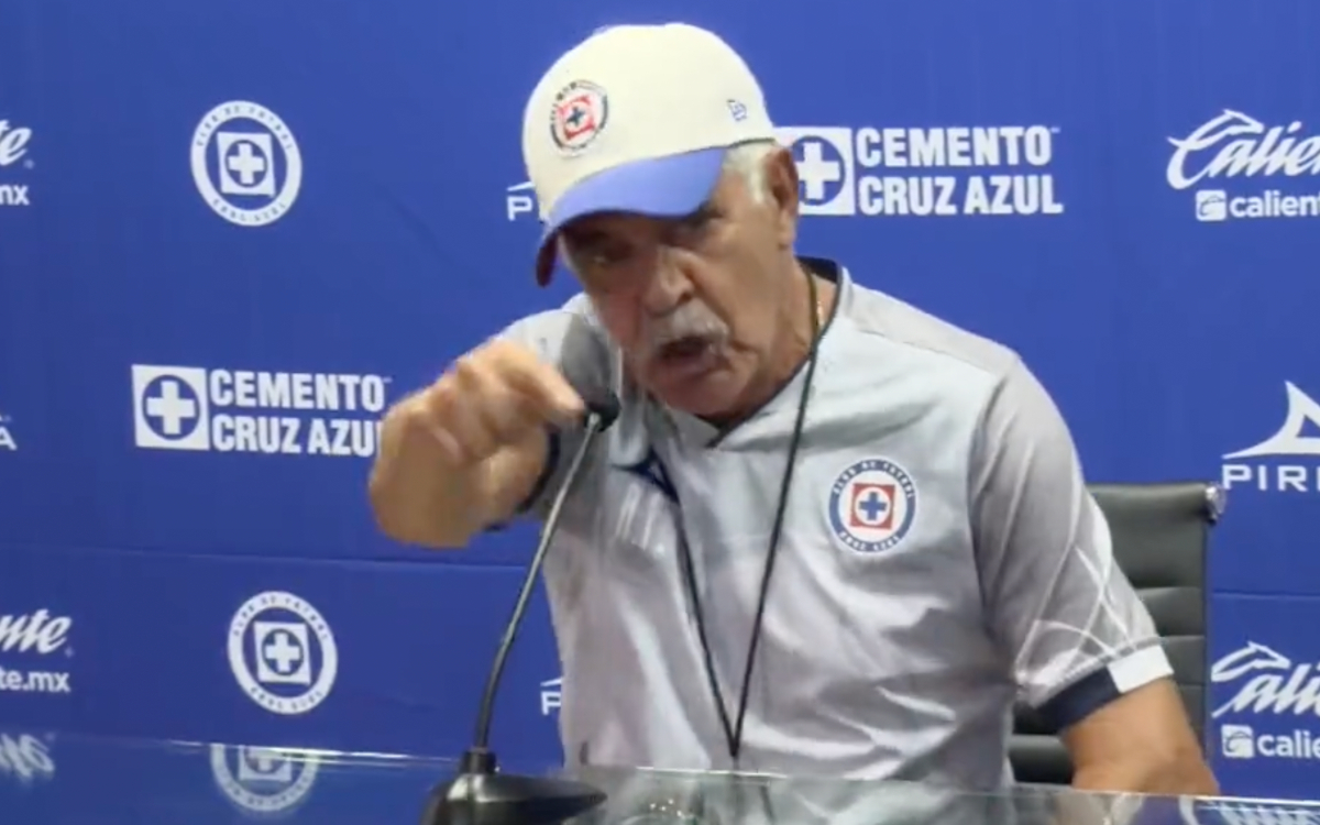 Tuca explota, una vez más, ante rumores de ausentismo laboral | Video