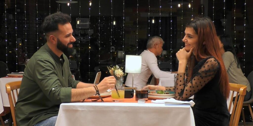 Un soltero de 'First Dates' se lleva una alegría con la confesión sexual de su cita: "Es un rollo que me gusta"