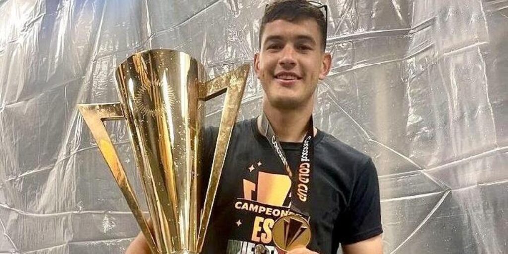 Una 'novia' menos para César Montes