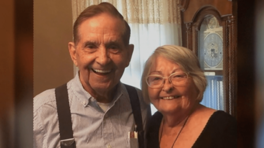 anciano se reúne con hermana gracias a página web