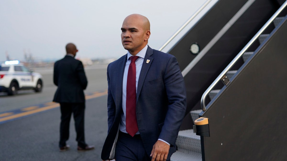 asistente de Trump se declara no culpable en tribunal de Miami