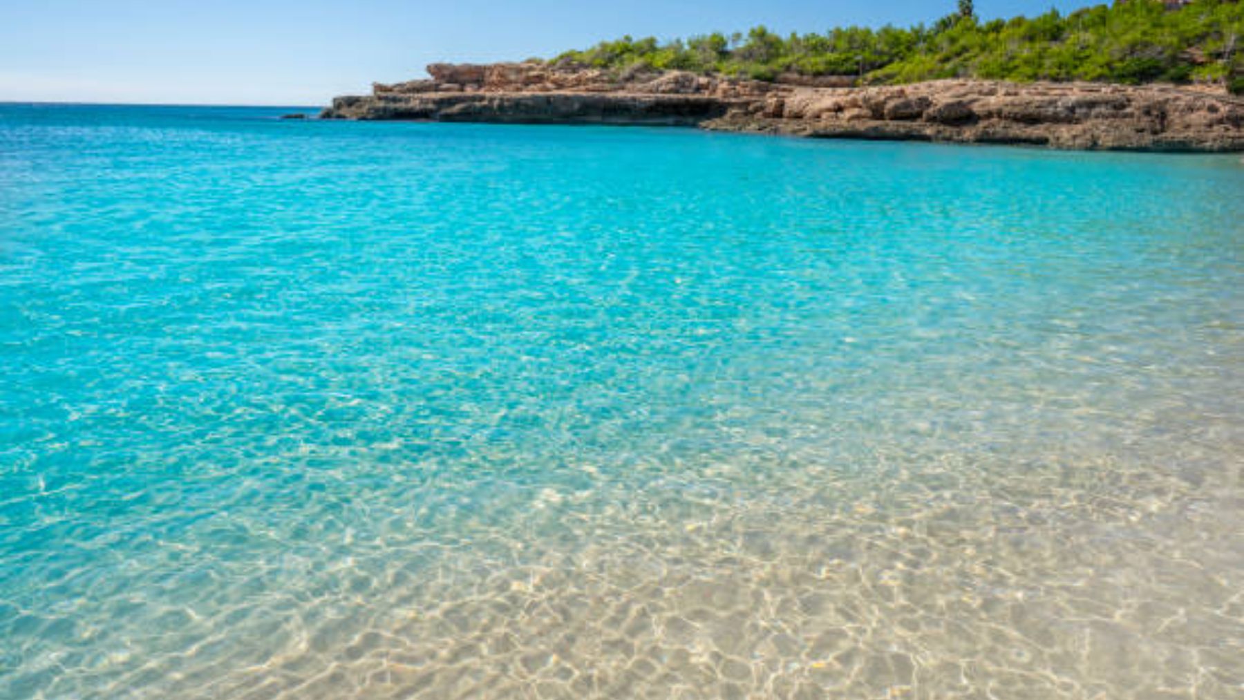 cómo este pueblo y sus 8 calas se han convertido en virales