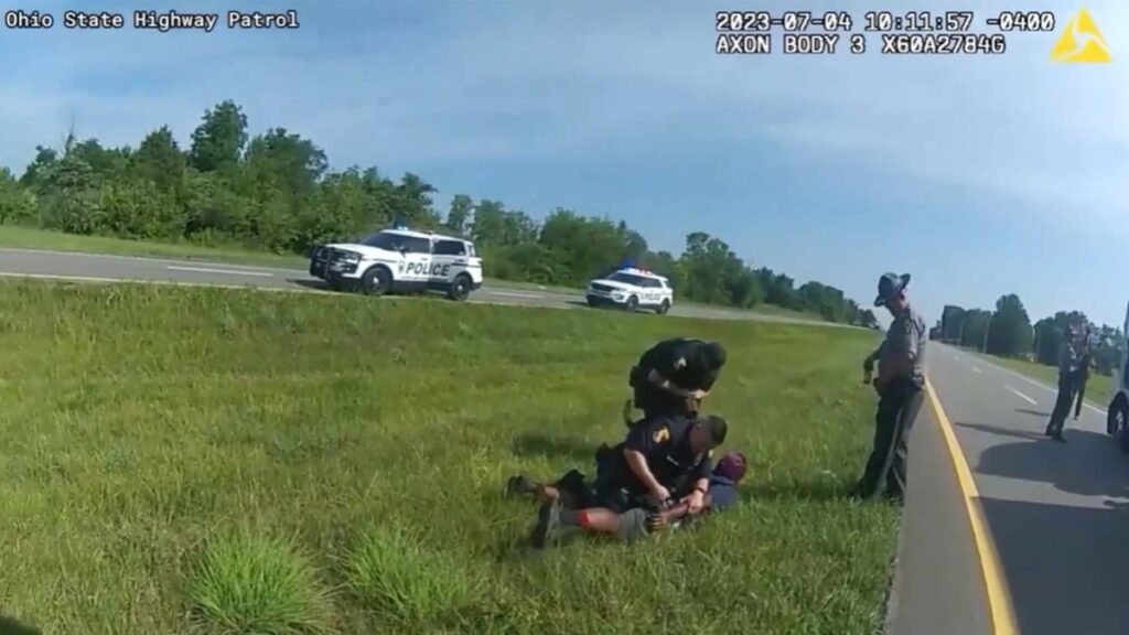 despiden a oficial que soltó a perro policía sobre hombre negro