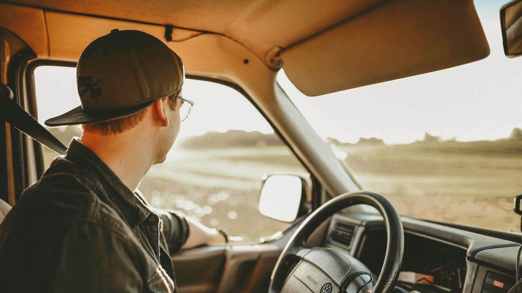 evita pasar la noche en el calabozo y haz caso a este truco de la DGT