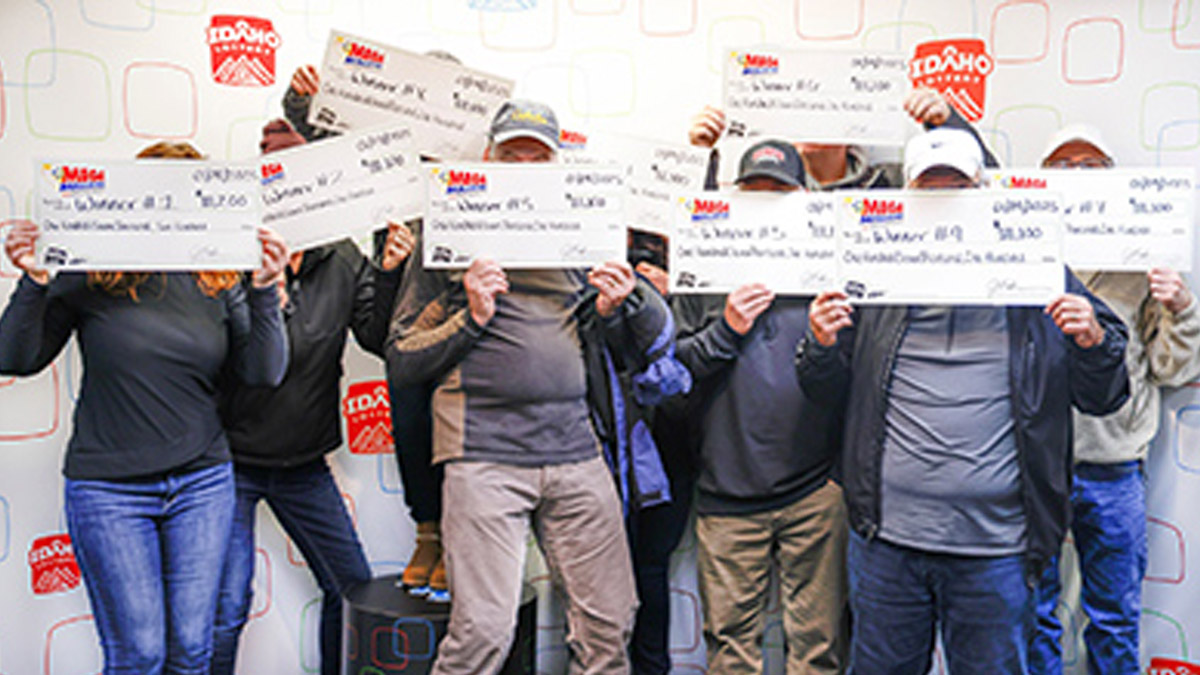 nueve amigos ganan $1 millón