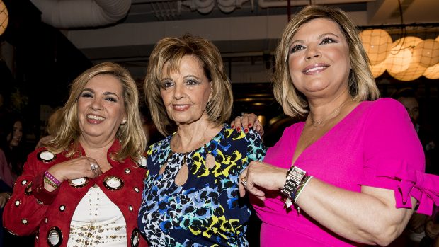 María Teresa Campos posando con sus hijas Carmen Borrego y Terelu Campos / Gtres
