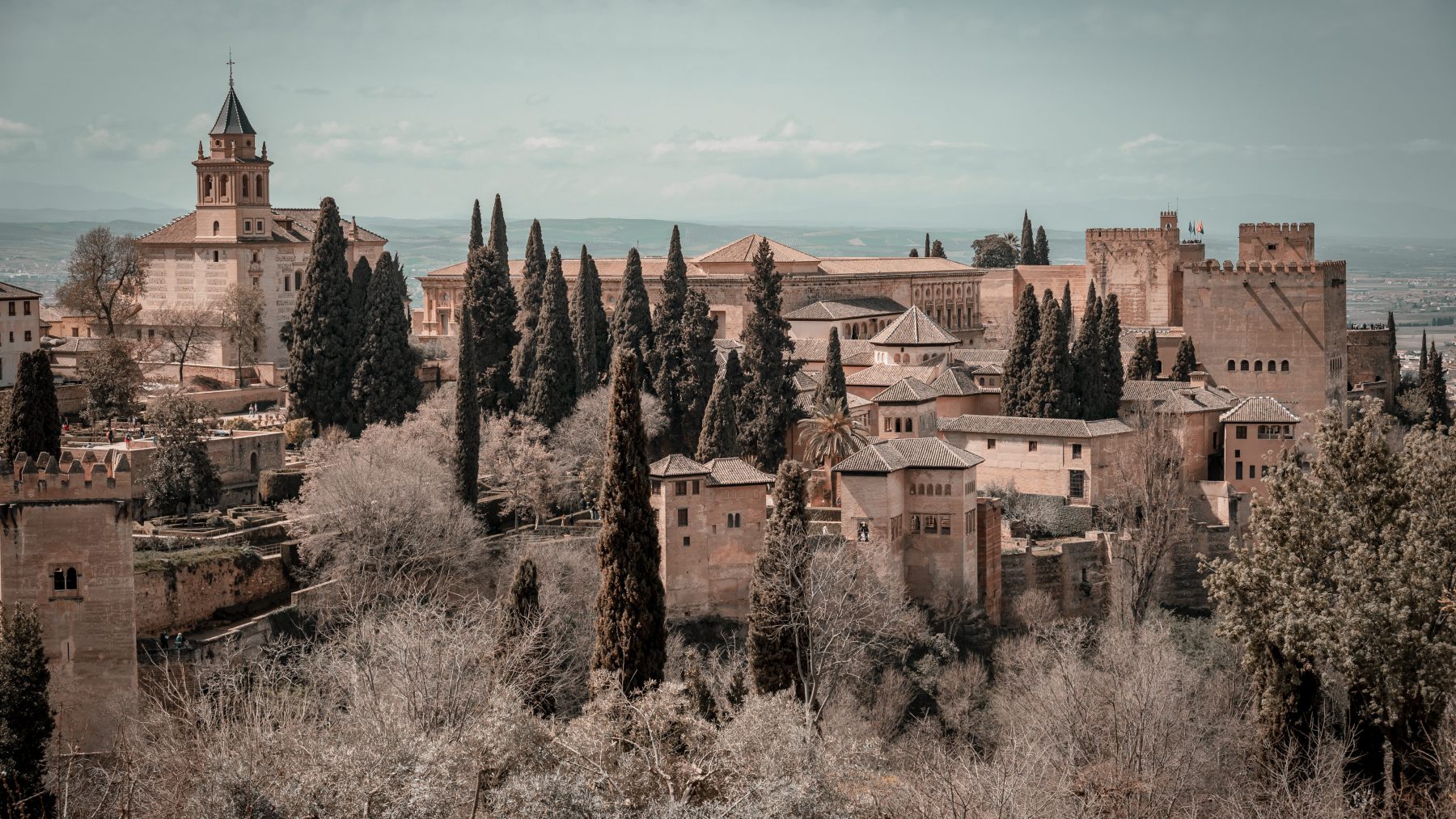 Si quieres irte de vacaciones solo, no hay duda, estos son los mejores destinos de España