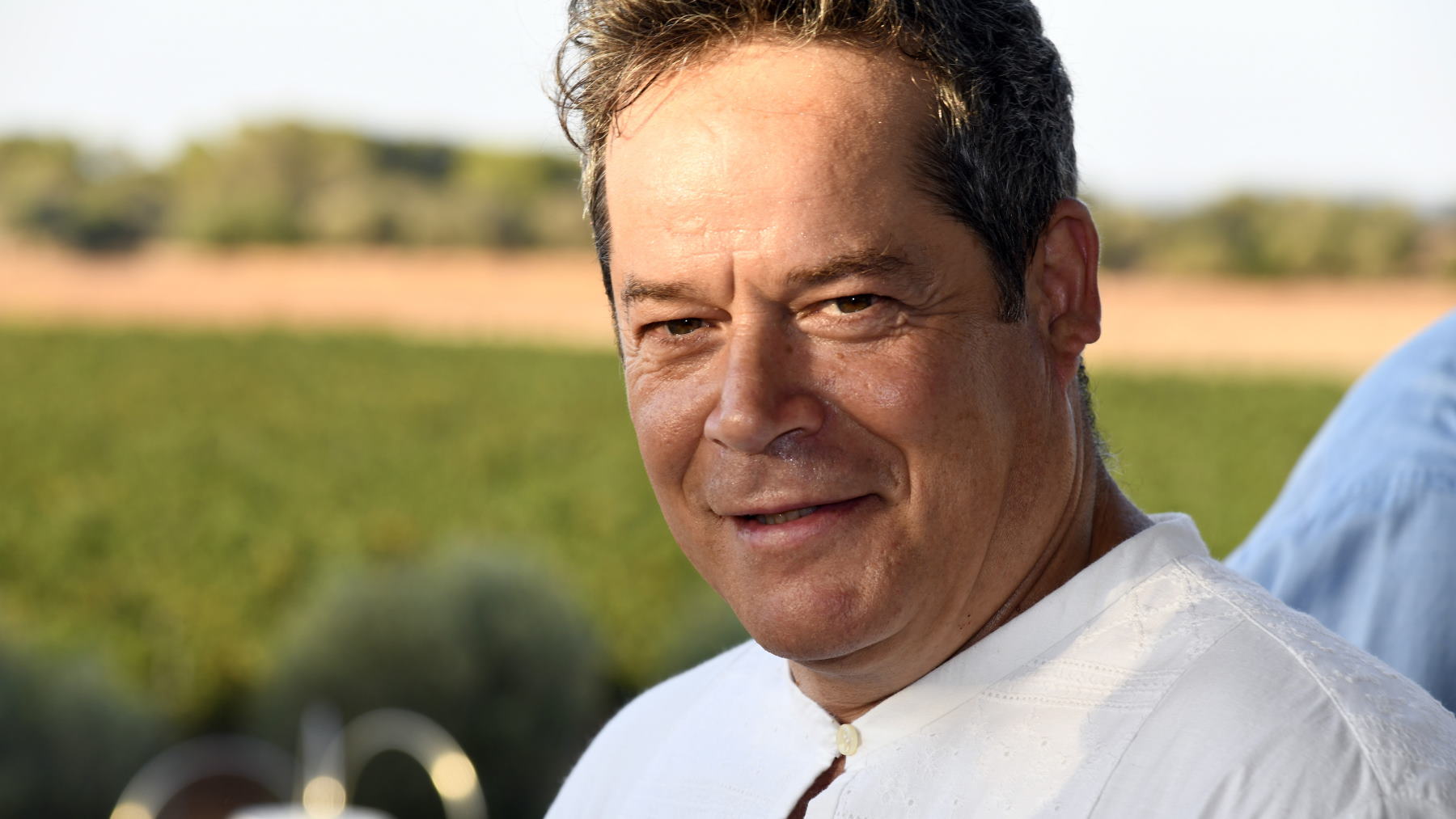 la vida más desconocida del actor convertido en abuelo