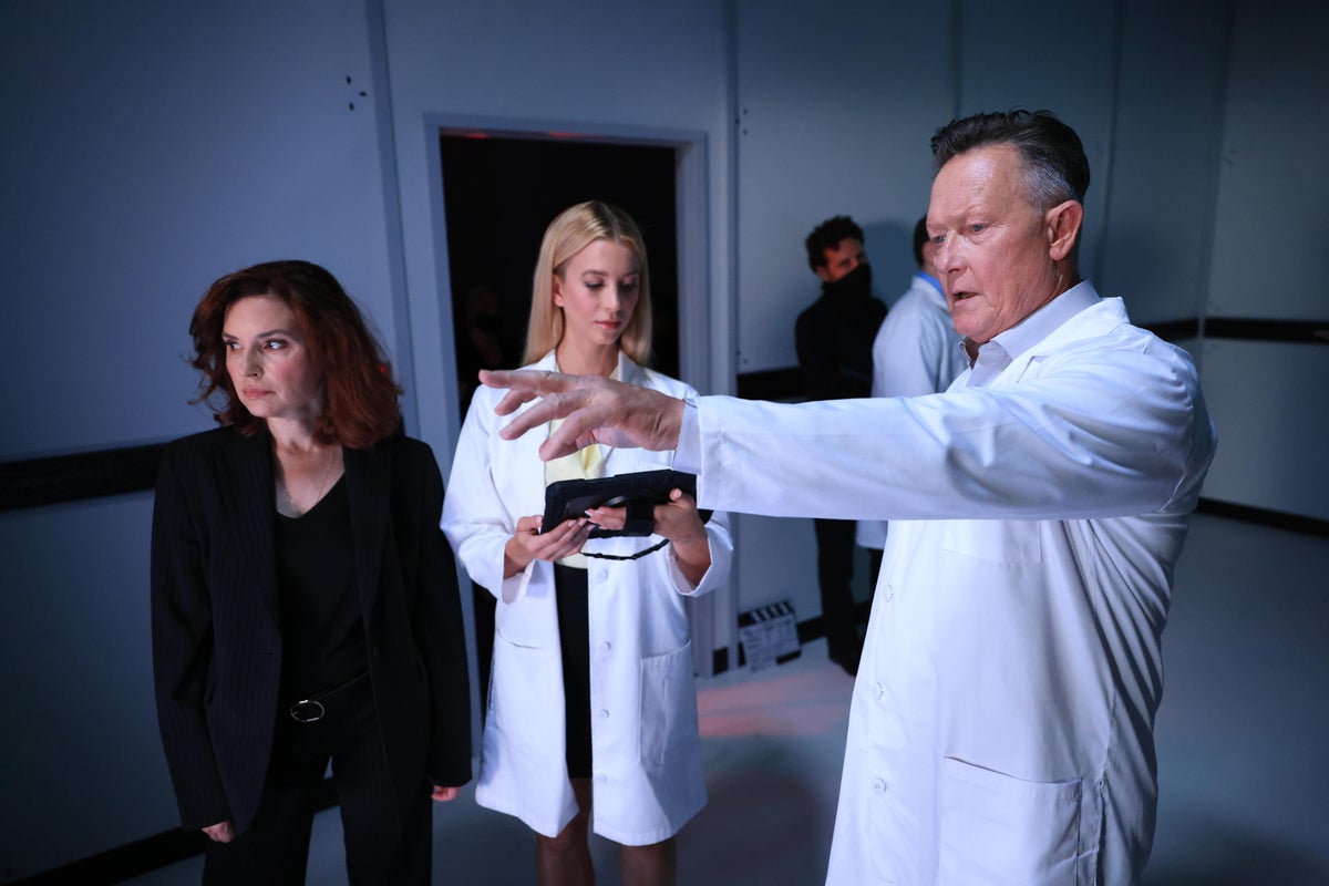 Dark Asset: mira este clip de la nueva película de Saban de Robert Patrick (exclusivo)