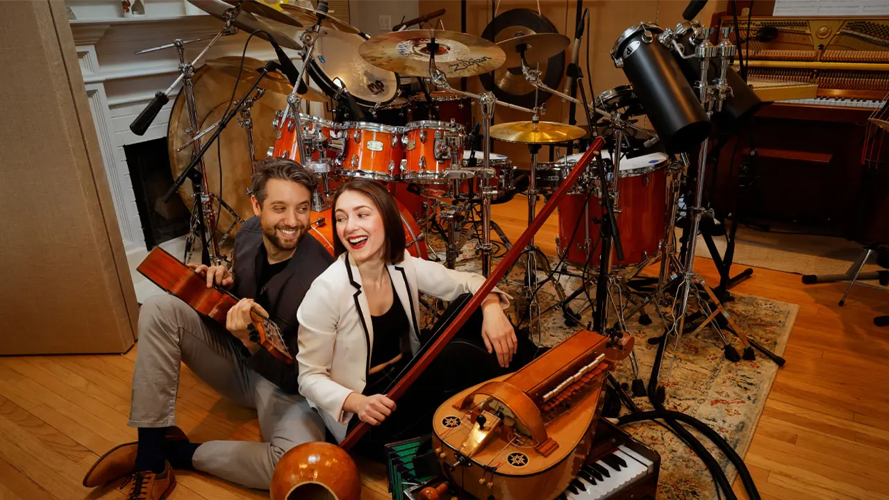 Entrevista con los instrumentos de estudio de Sonya Belousova, compositora de One Piece de Netflix Entrevista con los instrumentos de estudio de Sonya Belousova, compositora de One Piece de Netflix