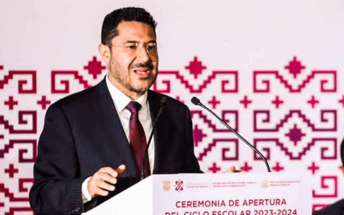 Ahora Batres exhorta a funcionarios no gastar dinero público en campañas