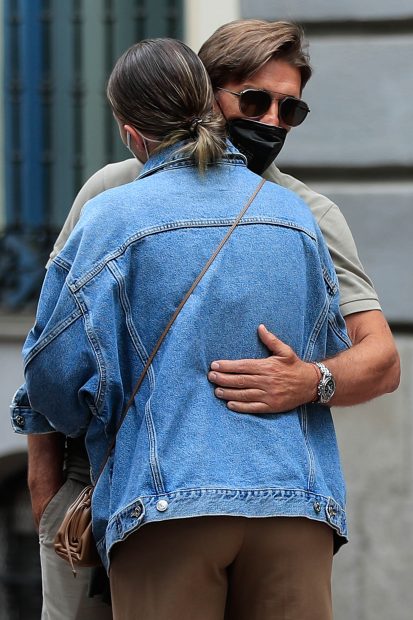 Alba Díaz y su padre, Manuel Díaz 'El Cordobés', dándose un abrazo / Gtres