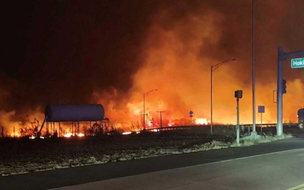 Arden destinos turísticos en Hawái: seis muertos