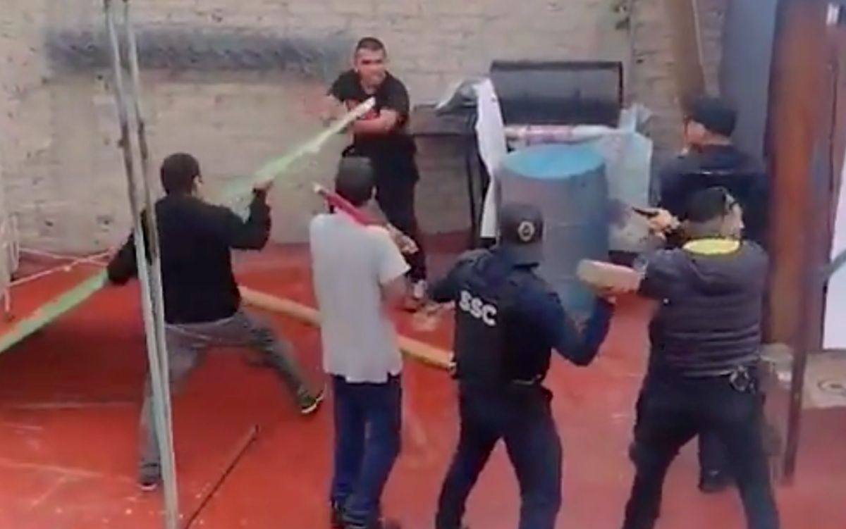 Armados con palos, ladrillo y pistola, policías logran detención en la GAM