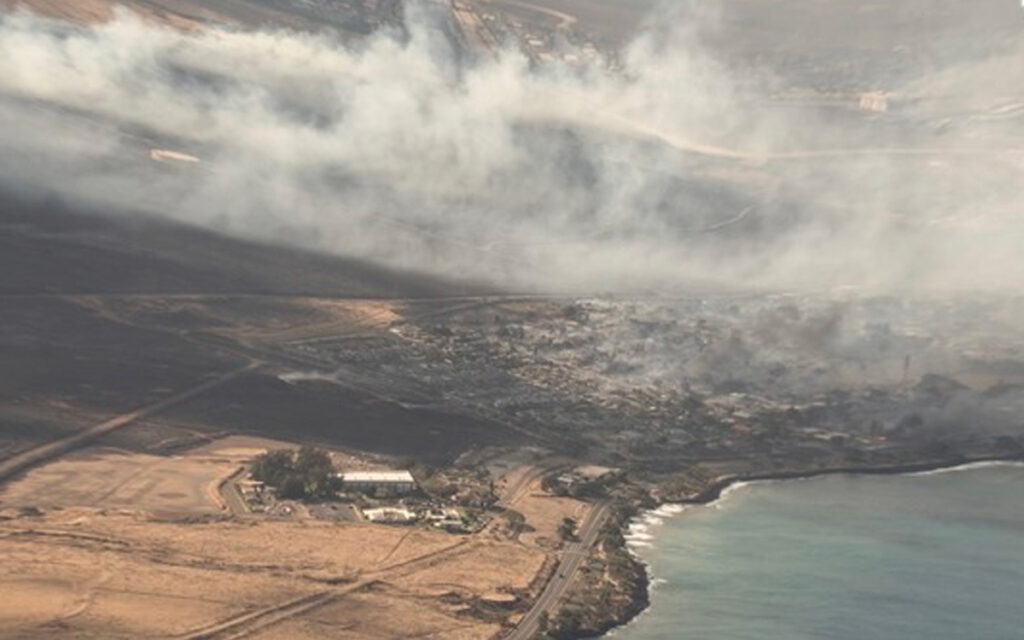Asciende a 55 número de muertos por incendios en Hawái; hay turistas varados en la zona