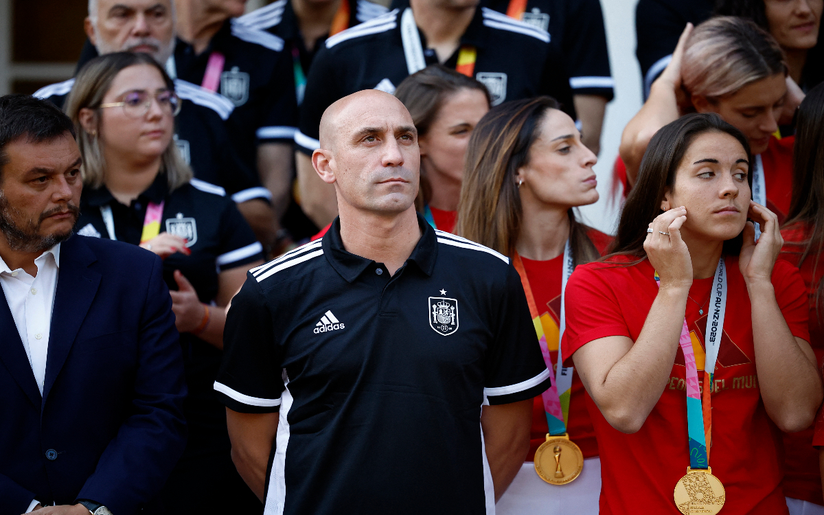 Aumenta la presión para que Luis Rubiales dimita como presidente de la RFEF | Video