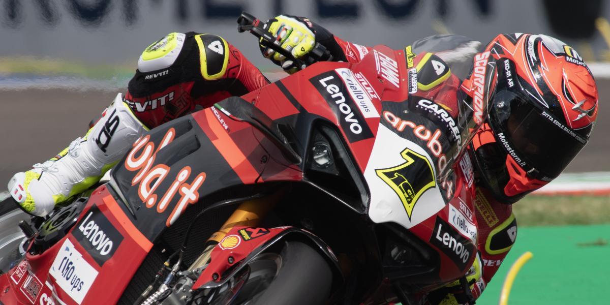 Bautista se rehace en Most de la pifia de la Carrera 1 con la victoria en la 2