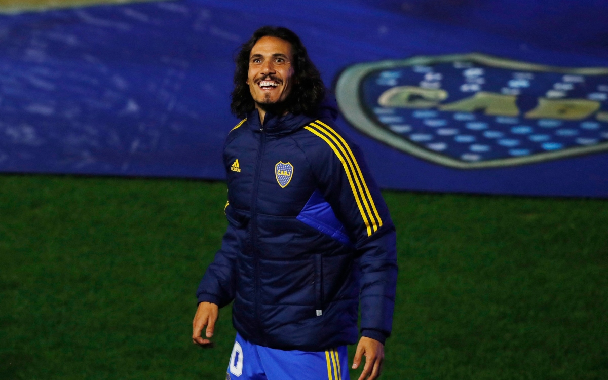 Boca Juniors presenta a Cavani frente a miles de aficionados en La Bombonera